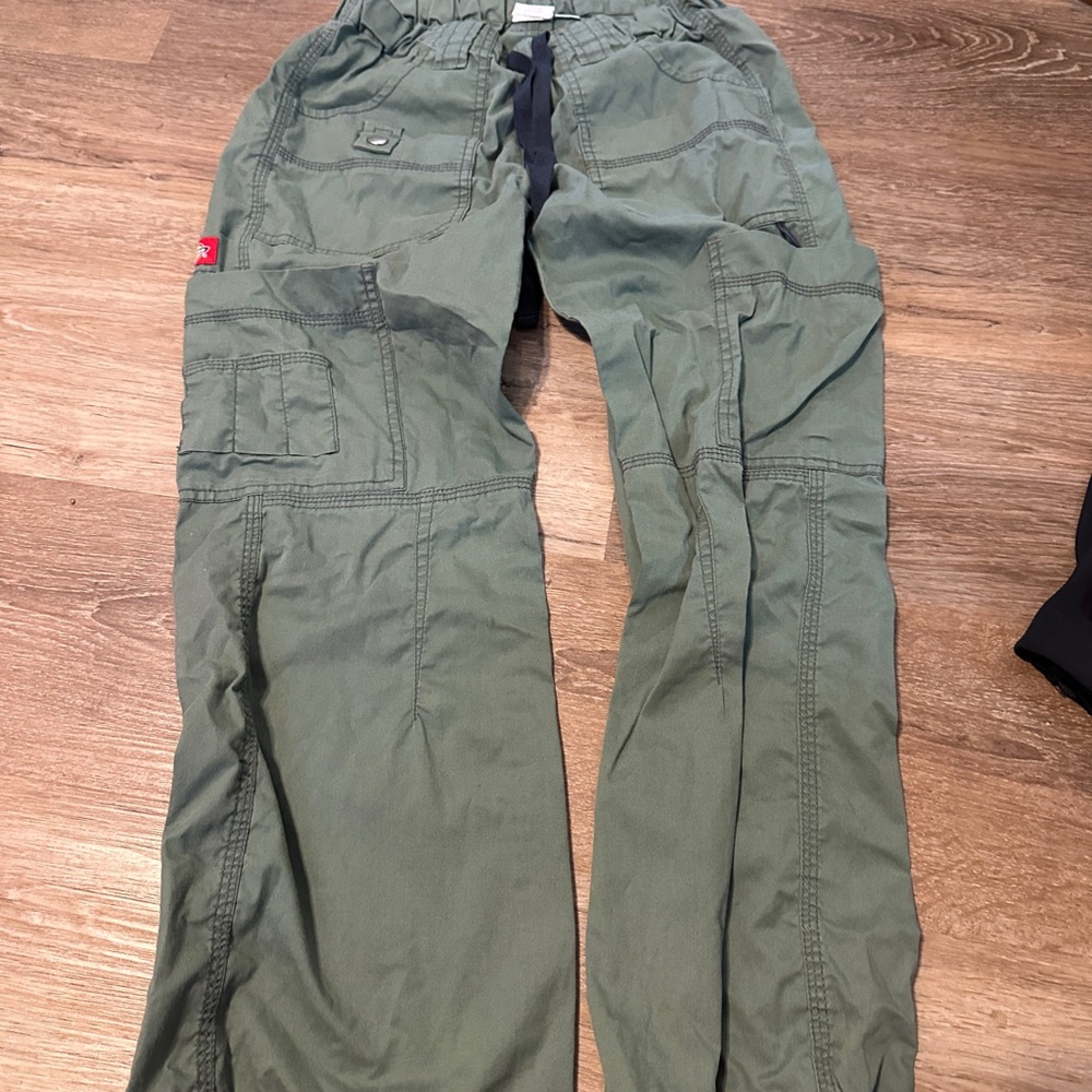 Woman’s Green Cargo Pants